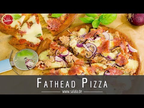 Fathead Pizza knuspriges Rezept Low Carb und Keto Pizza ohne Mehl