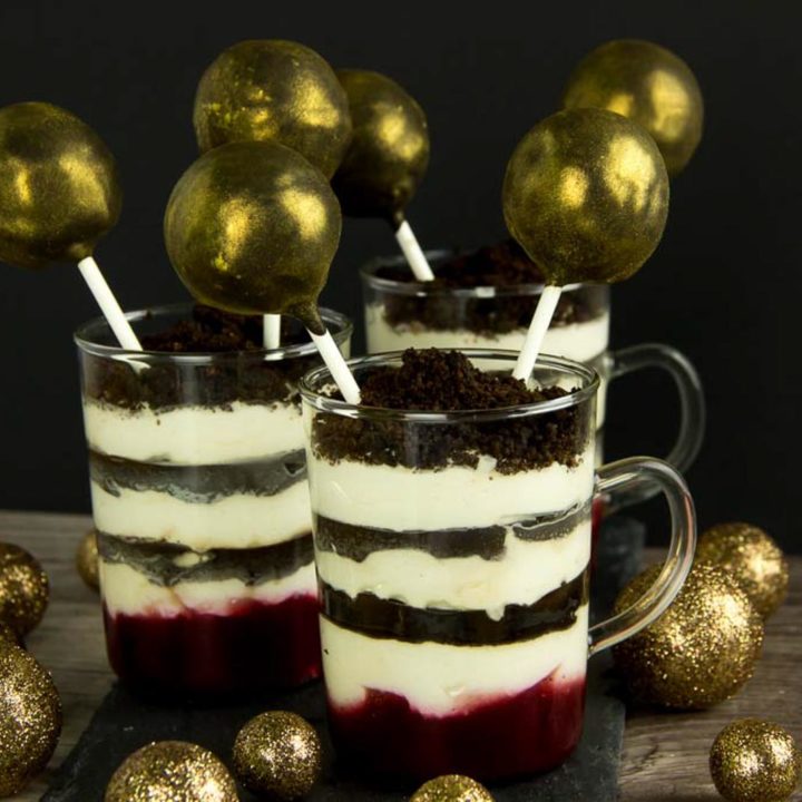 Domino-Quark-Mascarpone Creme mit Cake Pops - Low Carb Nachspeise ...