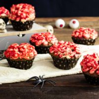Gehirn Cupcakes zu Halloween Low Carb Braincakes mit Erythrit Buttercreme