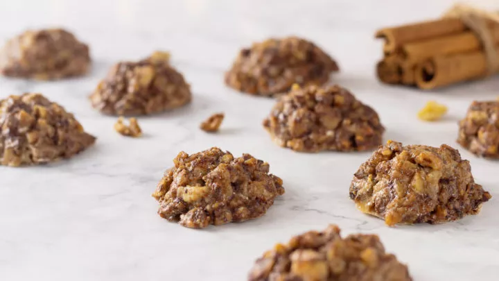 Walnussmakronen ohne Zucker - Keto Plätzchen Rezept • salala.de Walnussmakronen ohne Zucker - Keto Plätzchen Rezept • salala.de