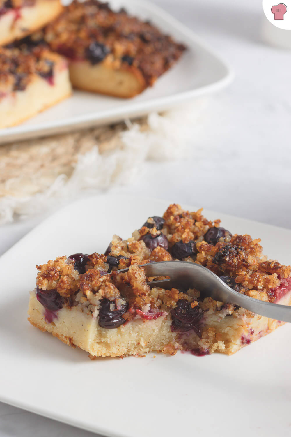 Beeren-Streuselkuchen ohne Zucker • salala.de