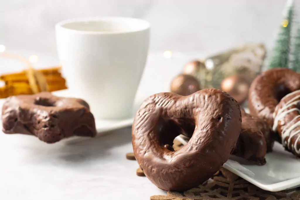 Keto Herzen Sterne und Brezen Lebkuchen
