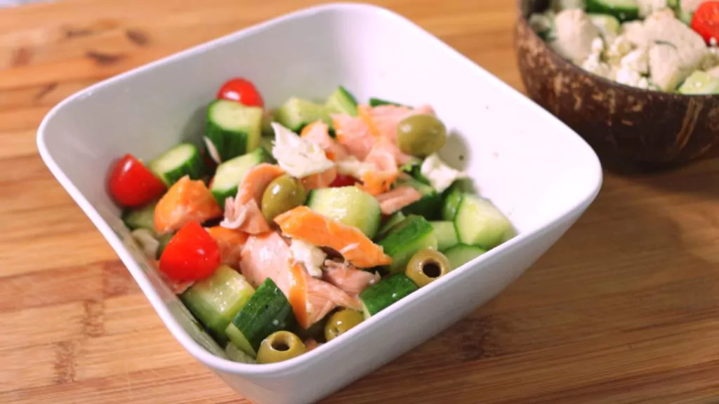 Schüssel mit Lachs